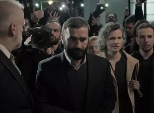 Father_134302213358564346_big-cine_deskt.webp