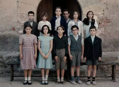 TheTeacherWhoPromisedtheSea_133963059412962057_big-cine_deskt.webp