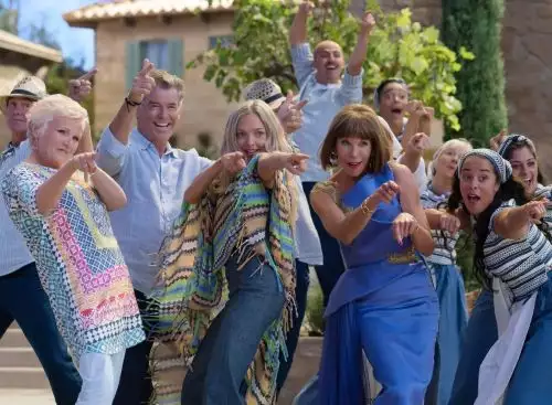 00storymammamia2_134272031227438537_big-cine_deskt.webp