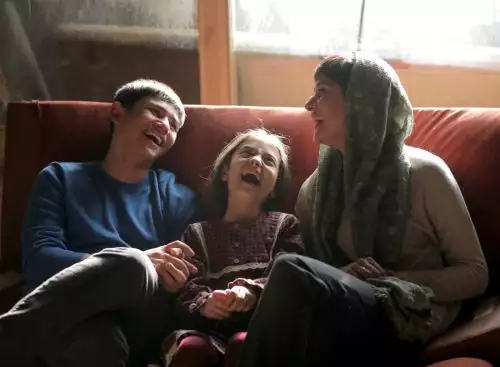 WomanandChild_134302204297500403_big-cine_deskt.webp